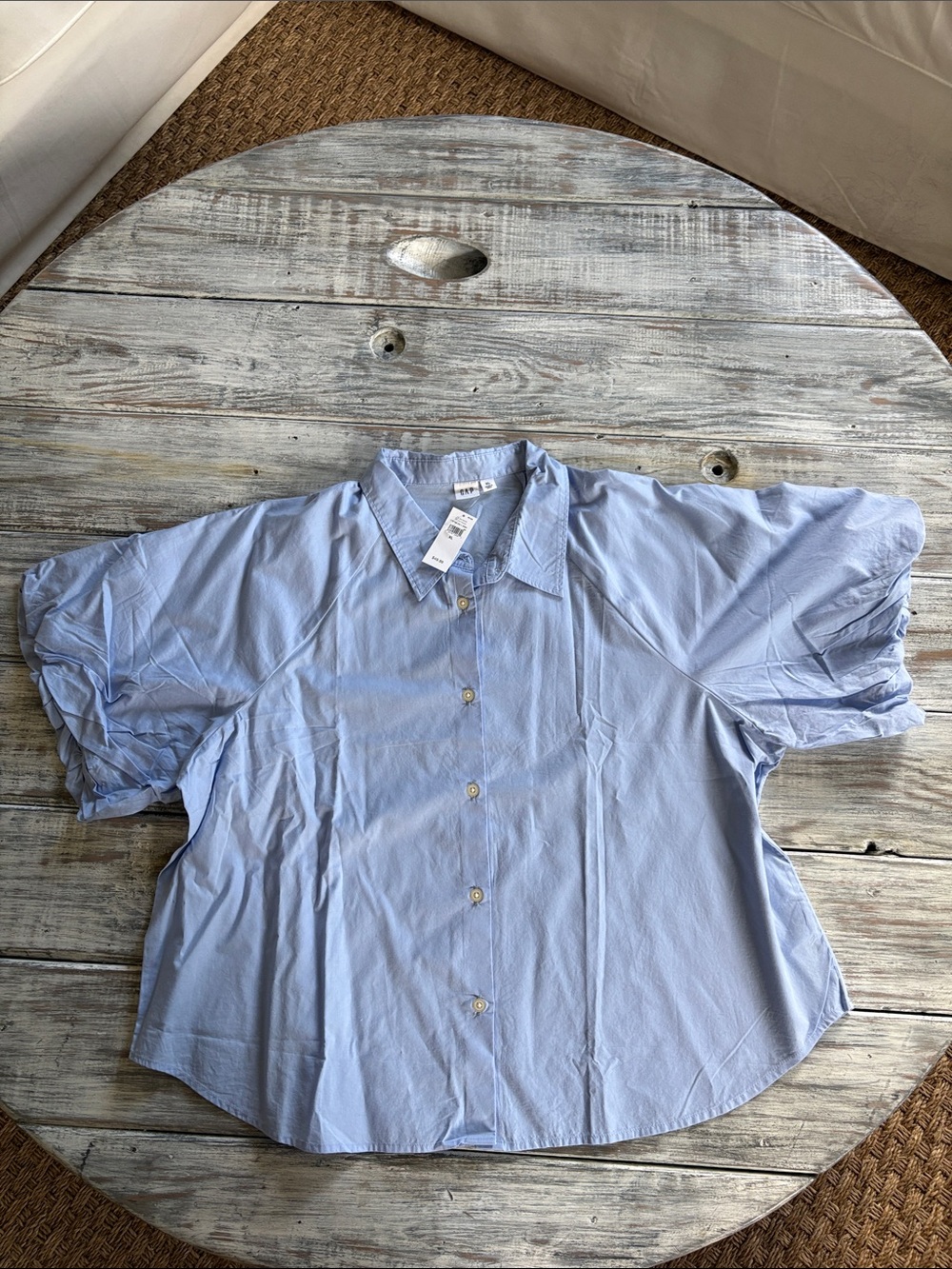 NWT, GAP 100% cotton poplin button up shirt with blouson short sleeves, size XL